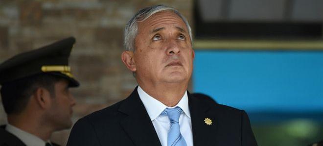 Pérez Molina se rinde ante reclamos del pueblo guatemalteco y renuncia de su cargo