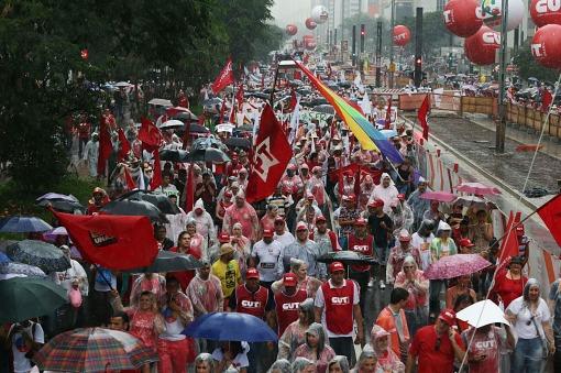 Marcha en apoyo a la democracia y al gobierno en Brasil