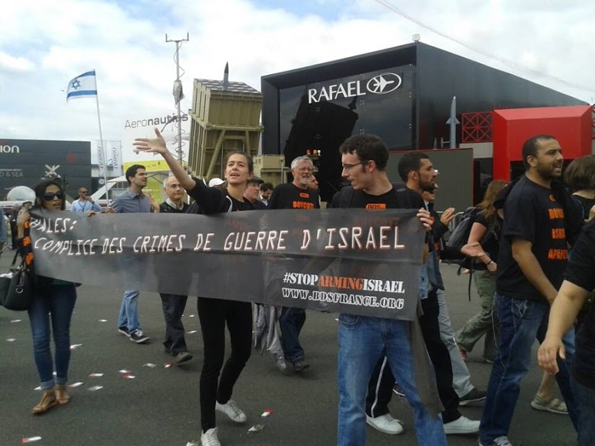 La Campaña BDS Francia manifiesta contra la compañía israelí Elbit