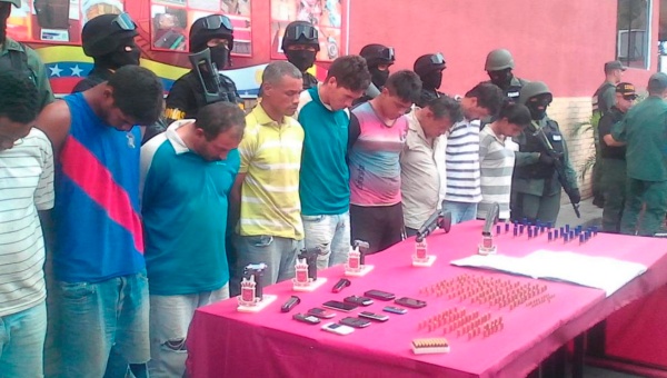 Venezuela arresta a 10 paramilitares con armas valoradas en 10 millones de dólares