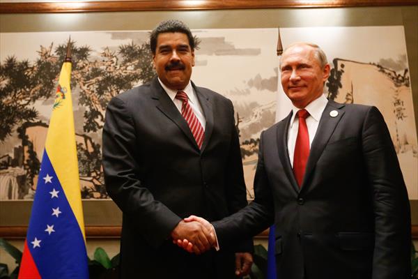 Vladímir Putin y Nicolás Maduro se reúnen en China