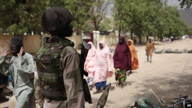 Rescatados “200 chicas y 93 mujeres” en manos de Boko Haram en Nigeria