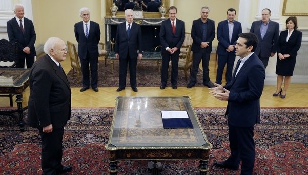 Nuevo gabinete del gobierno de Tsipras juramenta en Gracia