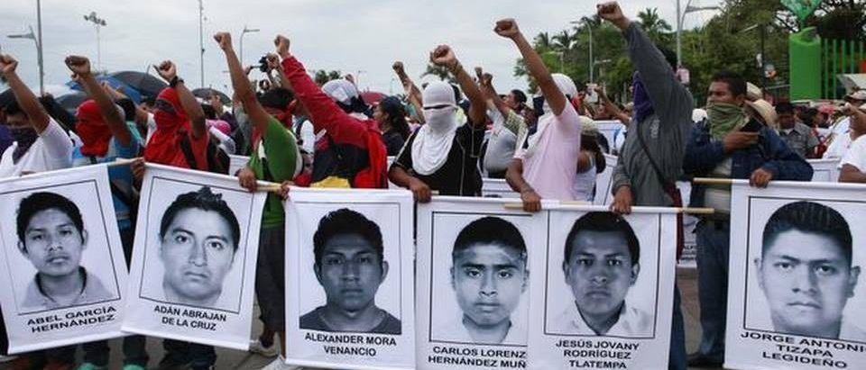 Expertos internacionales rechazan versión gubernamental sobre desaparición de 43 estudiantes mexicanos