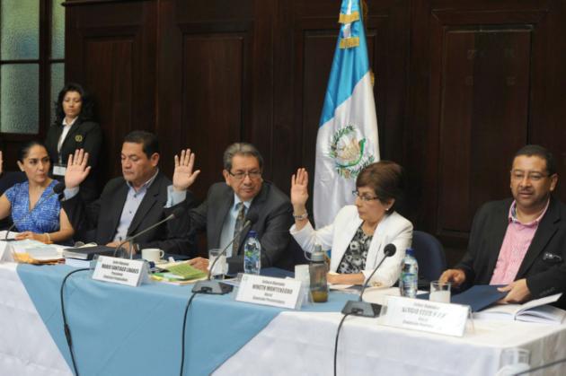 Comisión del Congreso guatemalteco exige levantar inmunidad a presidente Pérez