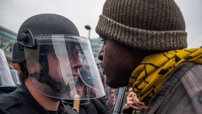 Manifestaciones en Baltimore dejan más de 30 detenidos 