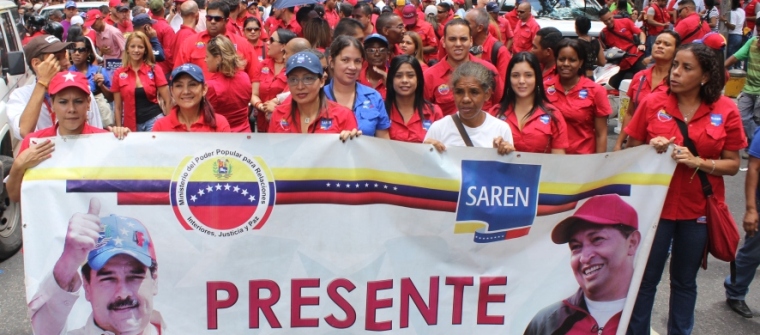 Venezolanos marchan en apoyo al presupuesto aprobado por Maduro