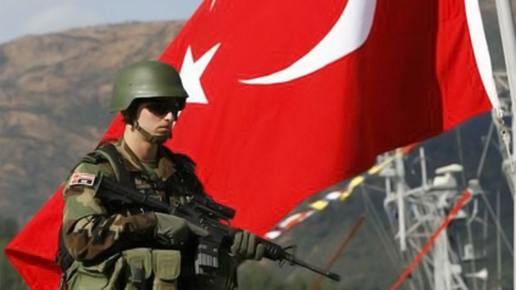 Turquía bombardea las milicias kurdas en Siria