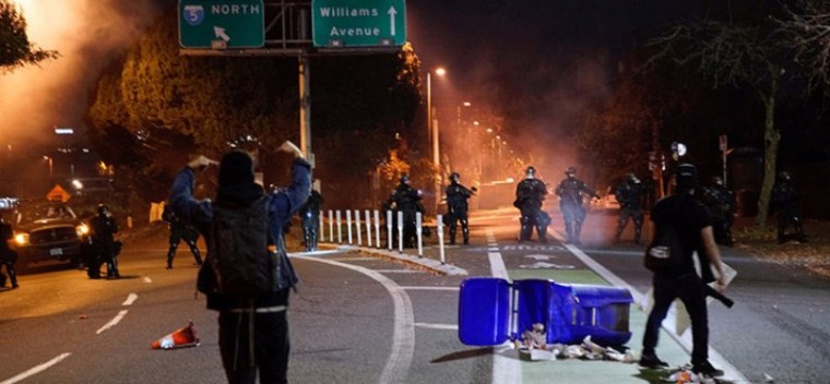 Al menos un herido por un tiroteo durante protestas anti-Trump en EEUU