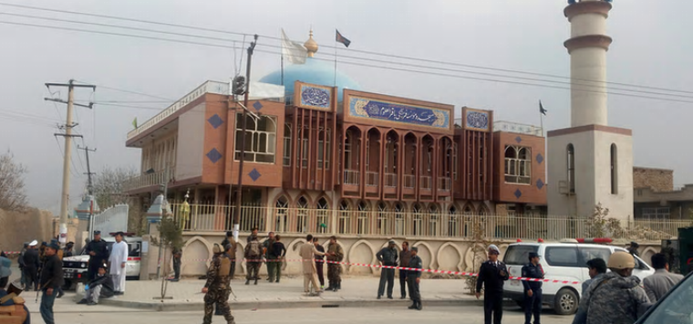 Decenas de muertos por explosión en una mezquita chií en Kabul