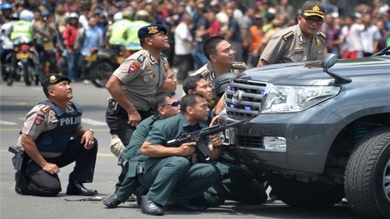 انڈونیشیا دھماکوں کی زد میں