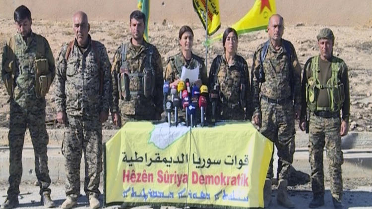 Milicias kurdas comienzan la operación para liberar la capital siria de Daesh
