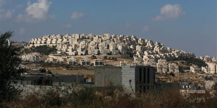 Parlamento israelí aprueba primer paso para legalizar asentamientos