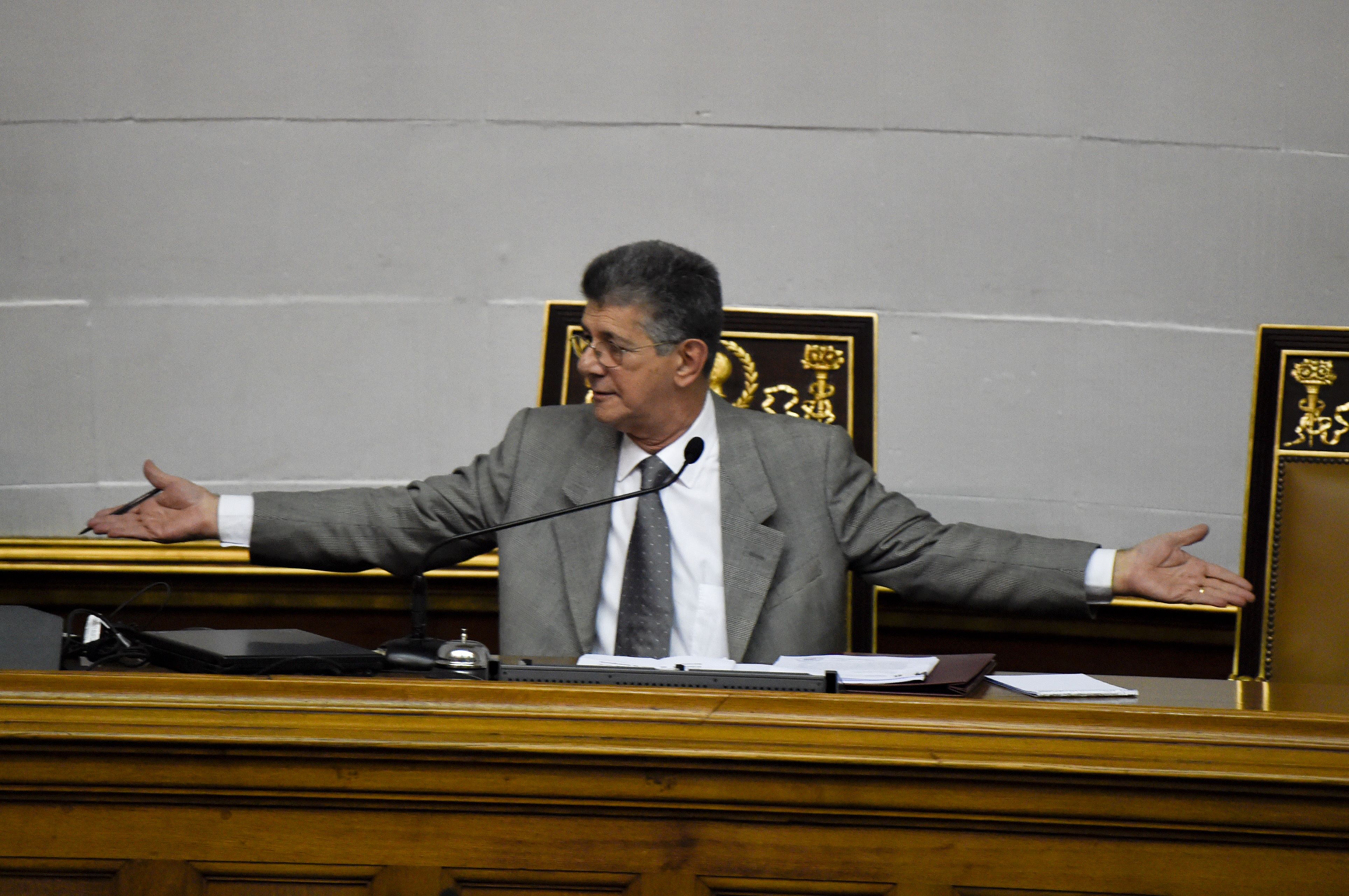 Allup viajará a EEUU e informará de Ley de Amnistía