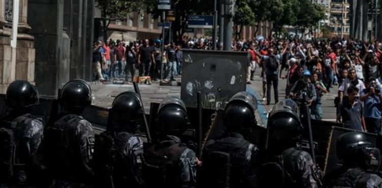 Estallan choques entre policía brasileña y manifestantes contra austeridad