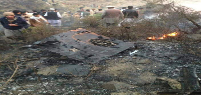 پاکستان میں مسافر طیارہ گر کر تباہ، 47 افراد ہلاک + تصاویر