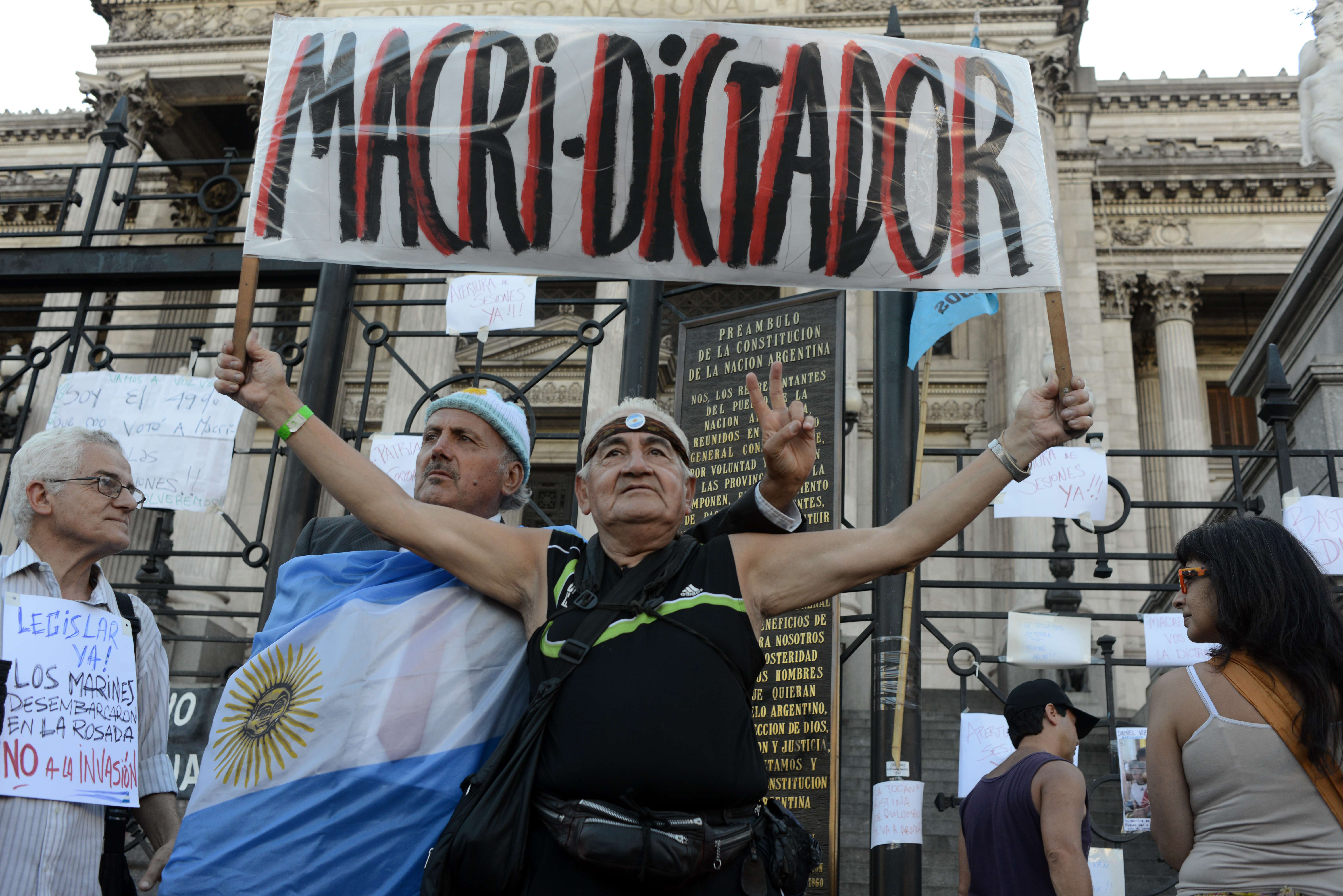 Argentinos realizan otra protesta general contra el gobierno de Macri