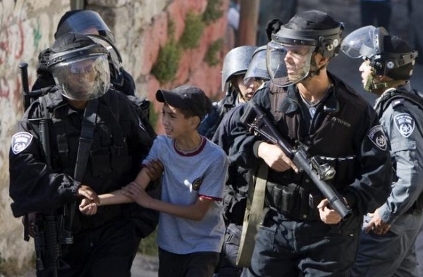 10 casas demolidas y 12 palestinos detenidos por las fuerzas israelíes en Cisjordania