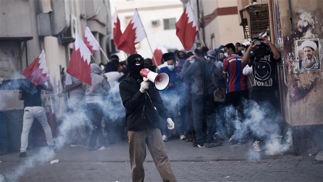 Régimen bahreiní reprime manifestaciones en el aniversario del levantamiento popular