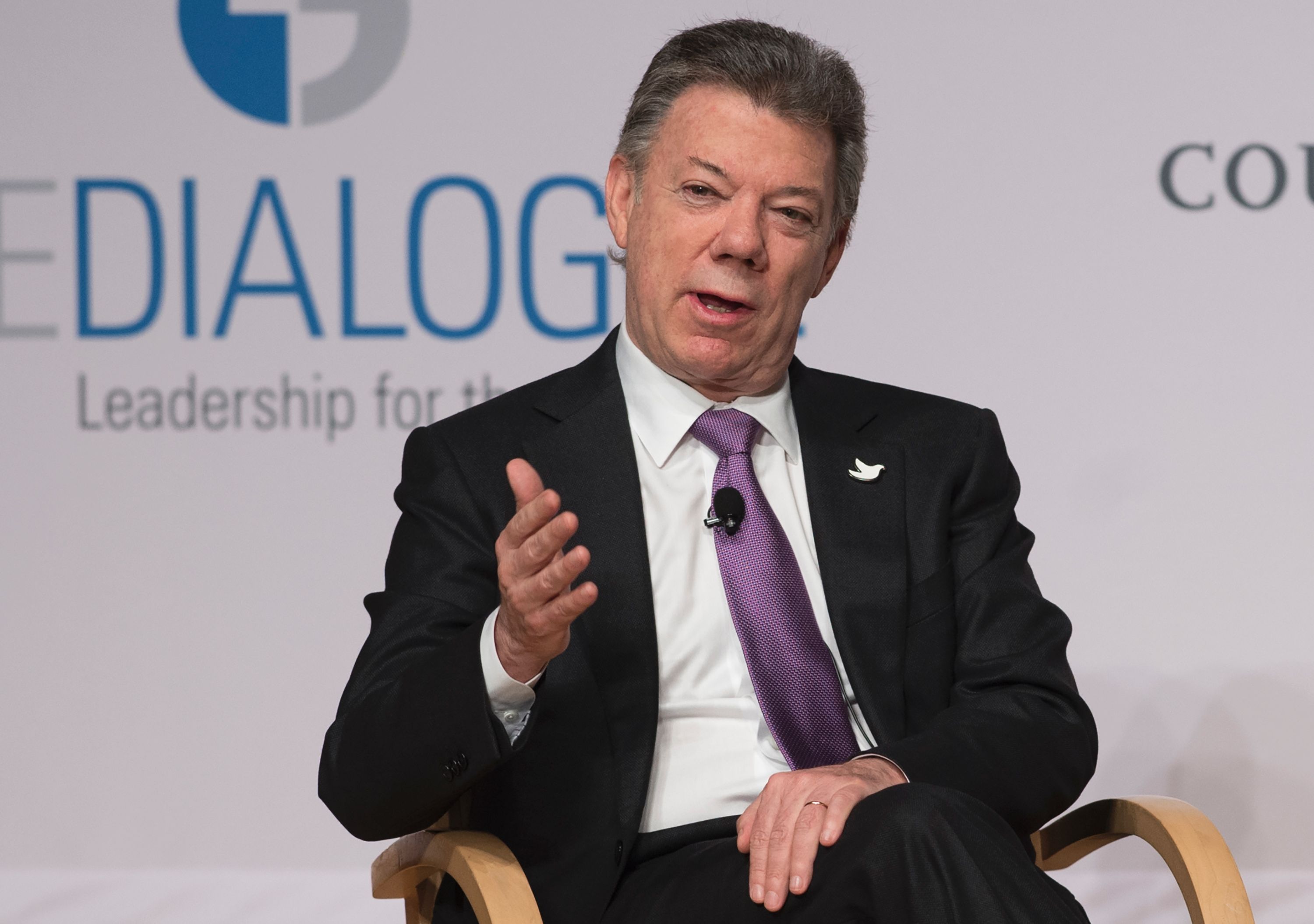 Santos pide a EEUU a continuar su ayuda a Colombia tras el acuerdo con FARC