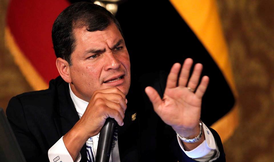 Presidente de Ecuador destituye al Alto Mando de las Fuerzas Armadas