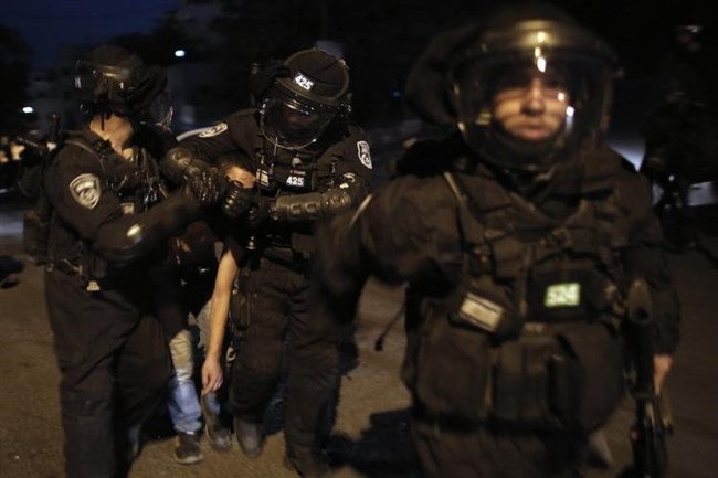 Fuerzas israelíes detienen a 31 palestinos en Cisjordania durante redadas nocturnas