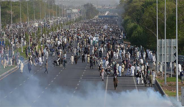 پاکستان، اسلام آباد کے حالات خراب، فوج طلب