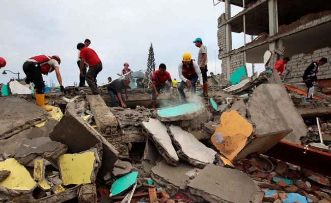 413 muertos y más de 2000 heridos, nuevo balance del terremoto en Ecuador