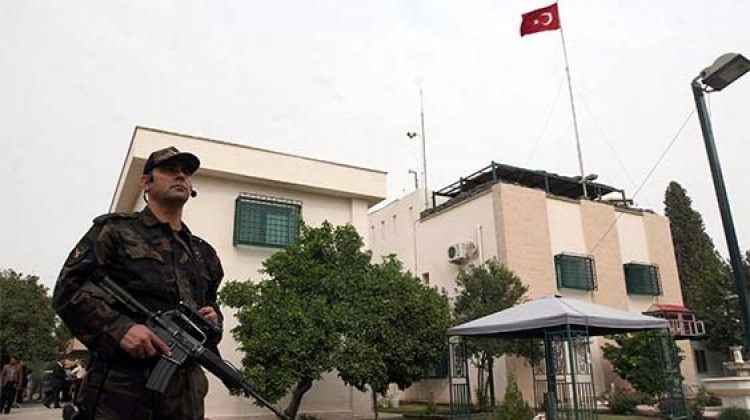 التحالف الامريكي يقصف مجمع القنصلية التركية في الموصل