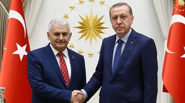 Presidente de Turquía aprueba nuevo Gobierno encabezado por su aliado