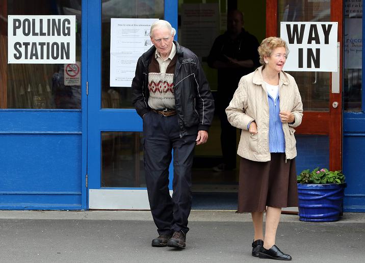 Referéndum británico: resultados preliminares demuestran estrecha competición entre Sí y No