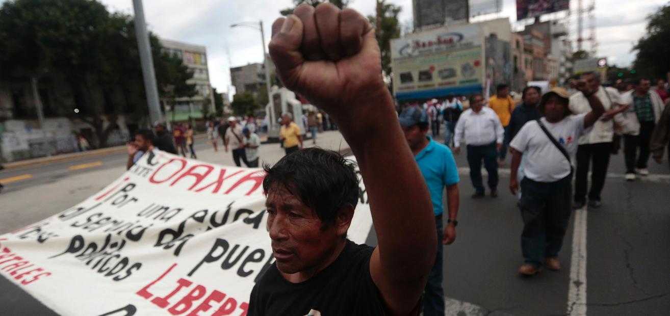 Maestros mexicanos insisten en seguir protestas pese a represión del Estado