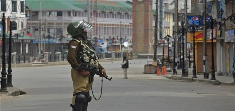 ہندوستان، کشمیر میں عسکریت پسندوں کا بڑا حملہ، 8 فوجی ہلاک