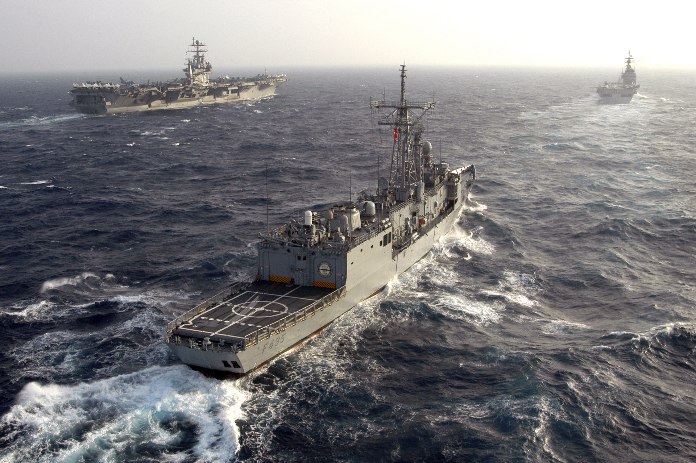 فقدان 14 سفينة حربية تركية يمكن أن تكون قد شاركت في محاولة الإنقلاب وأنقرة تنفي