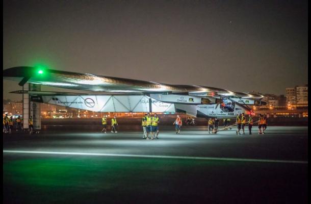 Avión de energía solar completó su histórica vuelta al mundo