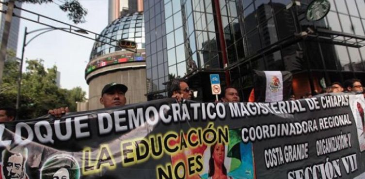 Maestros mexicanos siguen protestas y el paro para denunciar la reforma educativa