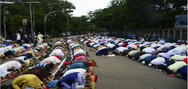 بنگلادیش، عید گاہ پر حملہ، اب تک 4 جاں بحق