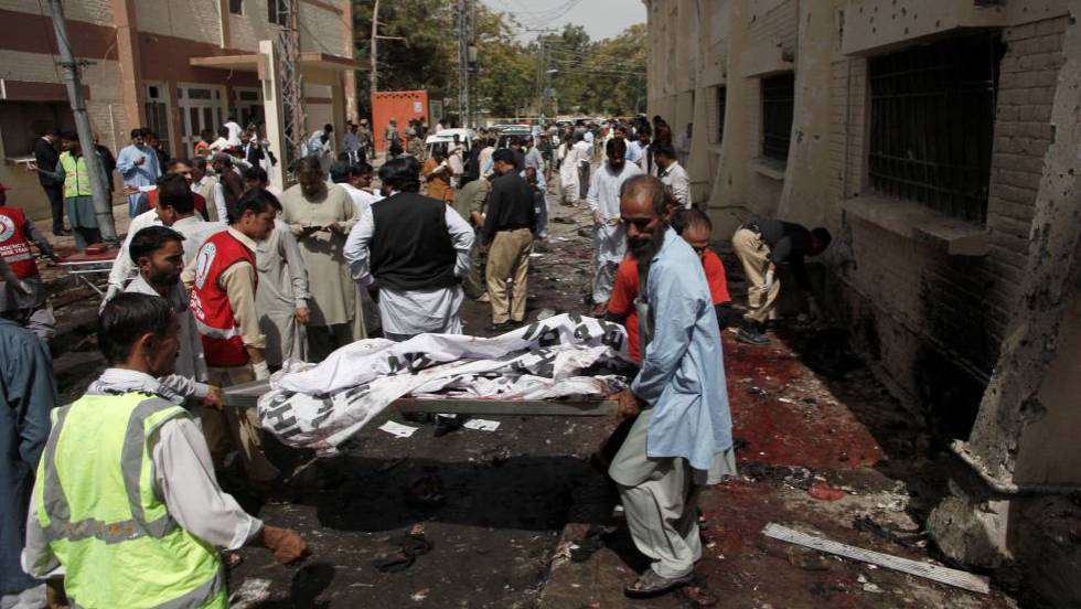 Atentado terrorista contra un hospital en Pakistán dejó 70 muertos y 112 heridos