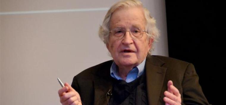 Chomsky: Occidente ignora el apoyo de Arabia Saudí a los terroristas