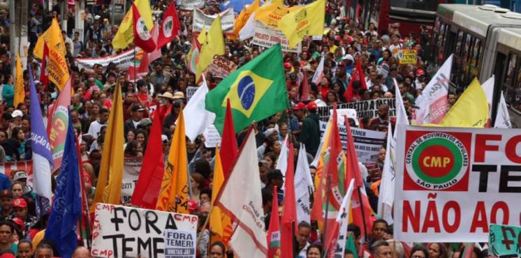Brasileños protestan contra Temer durante desfile del Día de la Independencia