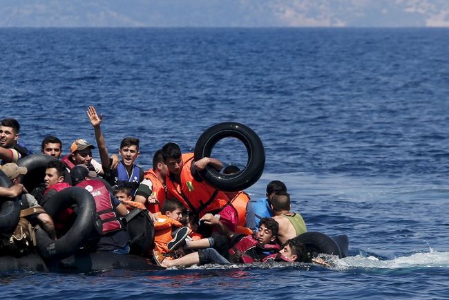 Boat Sunk off Libyan Coast with 110 Migrants Onboard