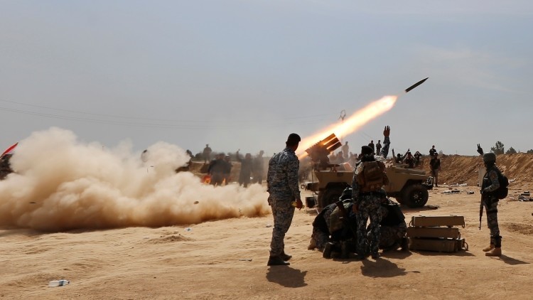Siguen enfrentamientos entre ejército sirio y Daesh en Deir al-Zur