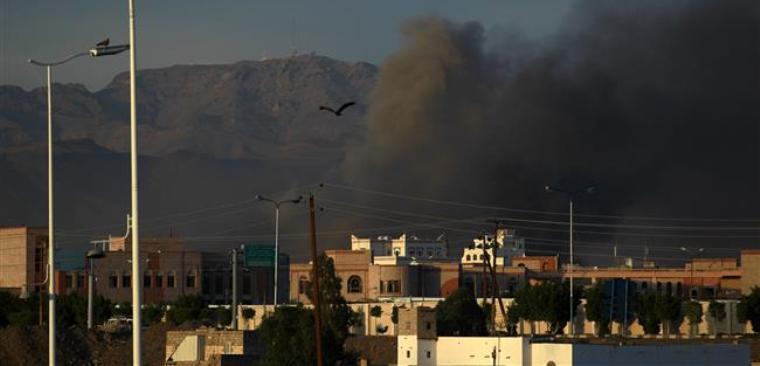 Nuevos bombardeos saudíes en Yemen matan a varios civiles