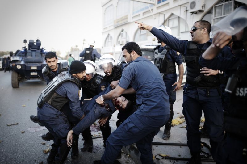 Bahraini Police Injures 37 Anti-Regime Protestors