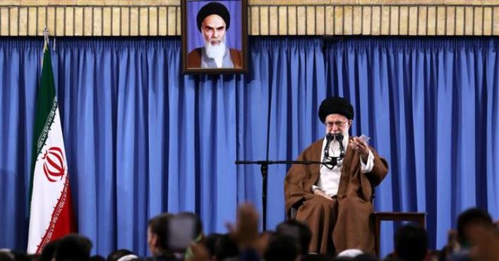 Líder: Irán goza de un ambiente de libertad gracias a la República Islámica