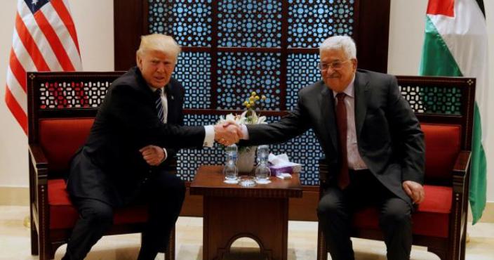 Trump se reúne con el presidente palestino en medio de protestas