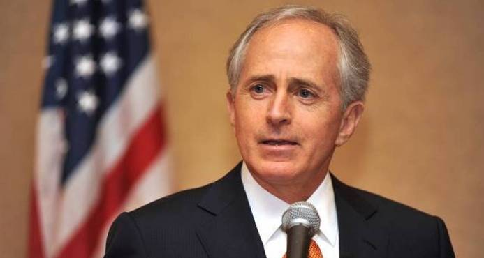 Senador republicano Corker elogia nuevas sanciones impuestas contra Irán