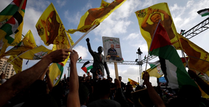 Miles de palestinos marchan en solidaridad con los presos en huelga de hambre