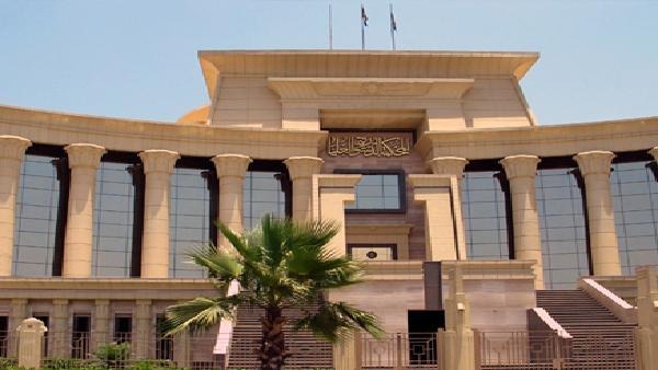 المحكمة الدستورية العليا في مصر توقف تنفيذ أحكام القضاء الخاصة بجزيرتي تيران وصنافير