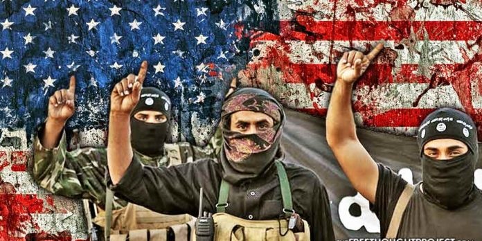 واشنطن تدعم داعش في أفغانستان وترمي أسلحة له عبر طائراتها